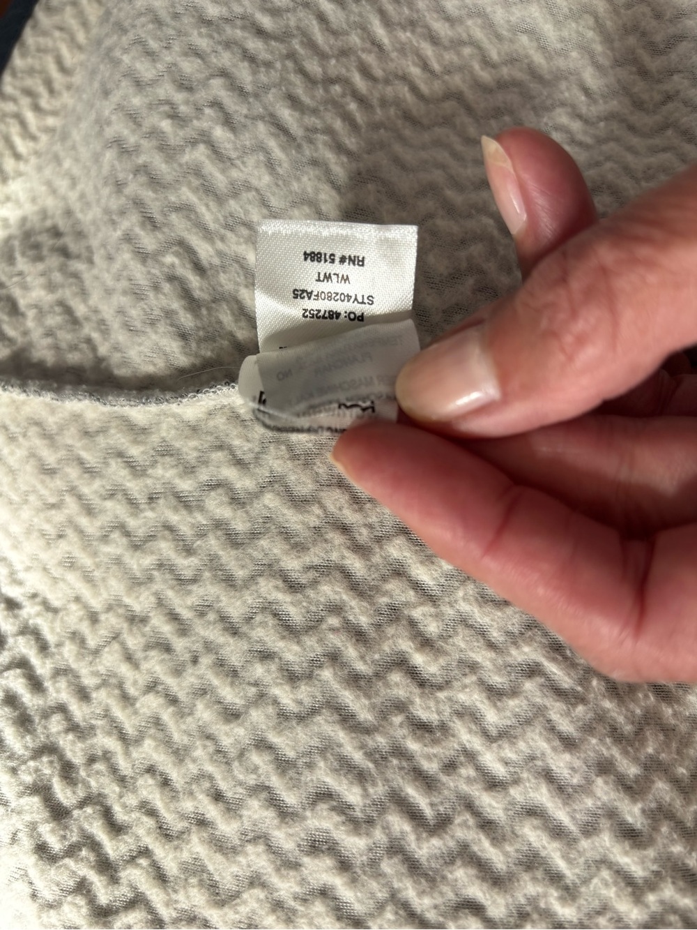 Patagonia Women’s Cream and Slate/Navy Patterned Full-Zip Teddy Jacket - Picture 10 of 10